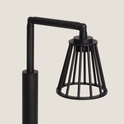 PELTARO staande tuinlamp zwart langs een pad