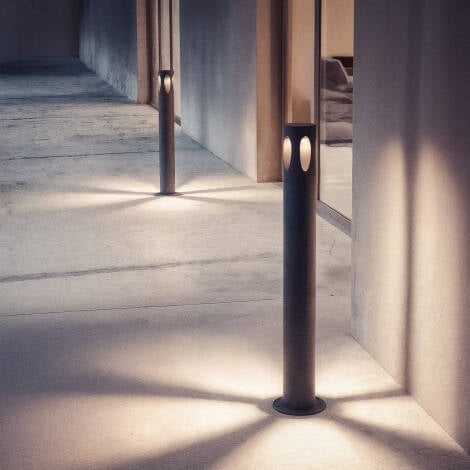 KELMIVO tuinpaal antraciet langs een pad
