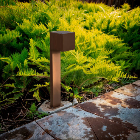 VESTANO solar tuinpaal bruin in de tuin